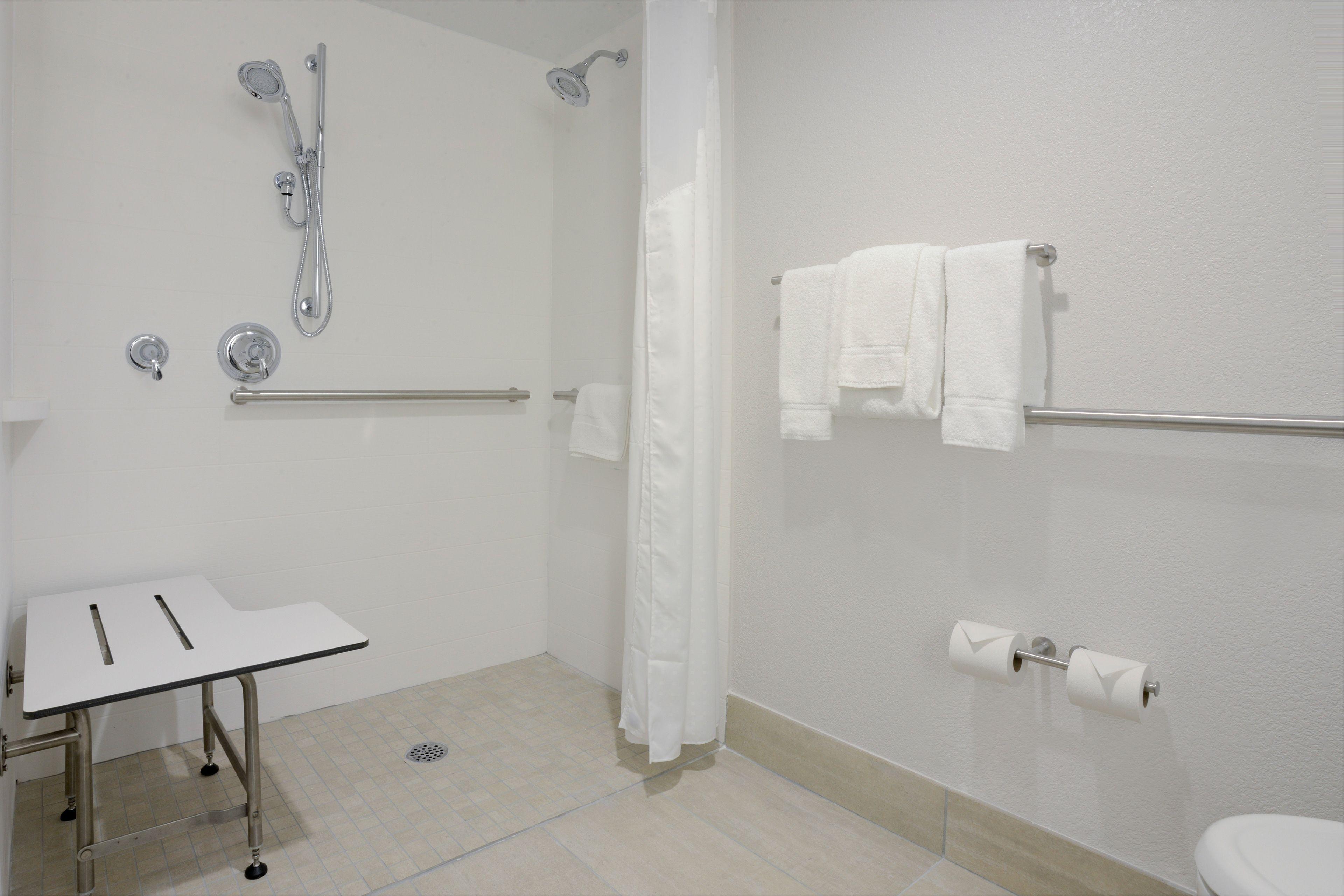 King Room with Roll in Shower - Mobility Accessible,1697848135:JPEG