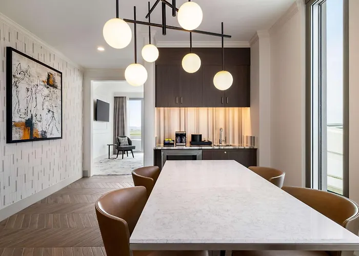 Hilton Bna Nashville Airport TerminalAirport Hotel